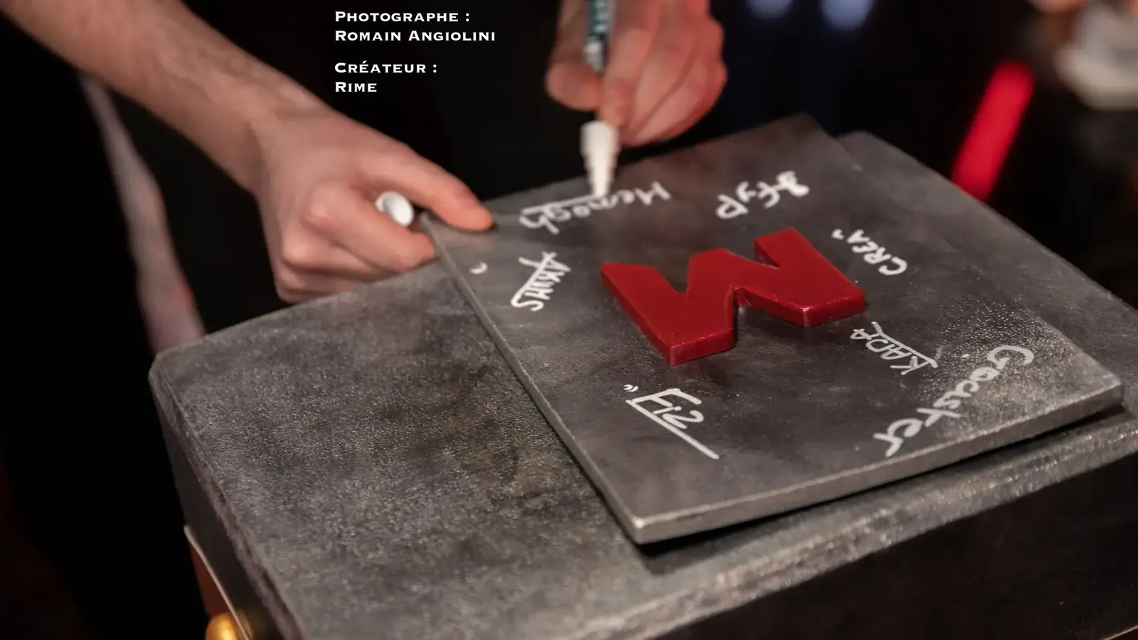 Marteau artisanal Mandatory dédicacé au marqueur
